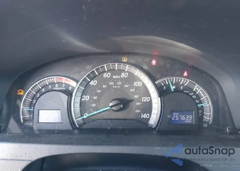 2013 Toyota Camry Se z USA, uszkodzony, nr VIN 4T1BF1FK4CU564930